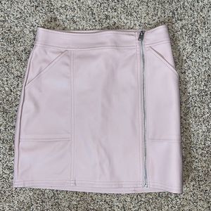 Express. Size 00. NWOT. Pink mini skirt.